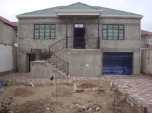 2 mərtəbəli villa, Aeroport yolunda