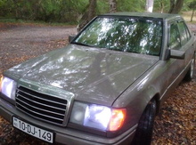 Mercedes E 260, 1987 год