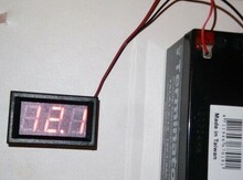 Avtomobil üçün rəqəmsal voltmetr