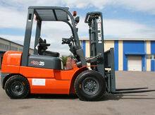 Avtokar "Forklift HELI CPCD 25"