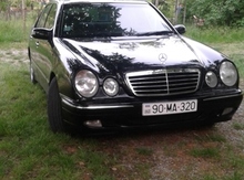 Mercedes E 320, 2001 il