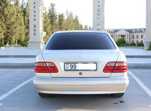 Mercedes E 240, 2000 il