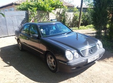 Mercedes E 220, 2001 il