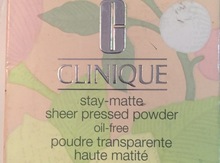 "Clinique" pudrası