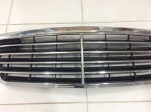 "Mercedes W210" radiator barmaqlığı