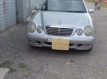 Mercedes E 200, 2001 il