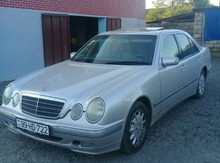 Mercedes E 240, 2000 il