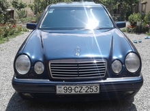 Mercedes E 220, 1999 il