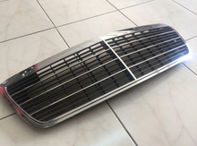 "Mercedes" radiator barmaqlığı