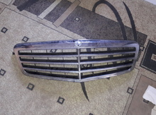 "Mercedes" radiator barmaqlığı