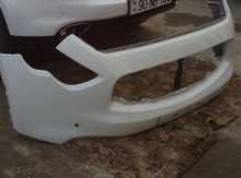 "Infiniti FX35" ön buferi