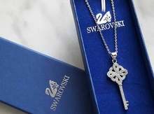 "Swarovski" boyunbağı