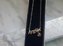 Ad ilə boyunbağı