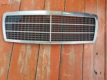"Mercedes W202" radiator barmaqlığı