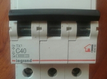 Elektrik keçiricisi