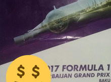 Formula-1 pilotu Lewis Hamiltonun imzası