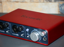 Səs kartı "Focusrite Scarlett 2i2"
