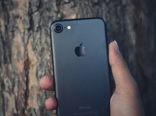 Apple iPhone 7