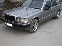 Mercedes 190, 1990 il