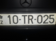 Avtomobil qeydiyyat nişanı - 10-TR-025