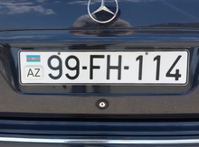 Avtomobil qeydiyyat nişani - 99-FH-114
