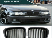 "BMW E39" ön radiator barmaqlığı