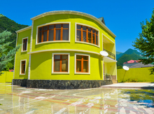 Villa, Qax r.