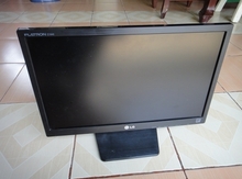 LG Flatron E1942
