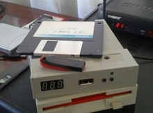Sintezatorlar üçün USB flaş kart sistemləri