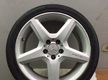 "Mercedes AMG" təkəri R18
