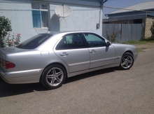 Mercedes E 240, 2002 il