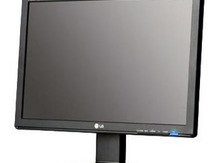 "LG Flatron" monitor