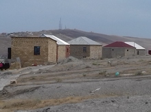 32 sot torpaq sahəsi, Nübar qəs.