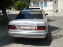 Mercedes E 220, 1999 il