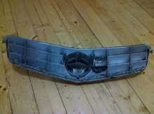 "Mercedes C Class" radiator barmaqlığı