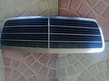 "Mercedes" radiator barmaqlığı