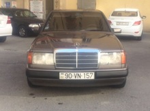Mercedes E 200, 1990 il