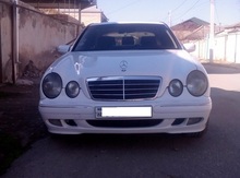 Mercedes E 220, 2000 il