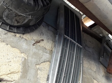"Mercedes" radiator barmaqlığı