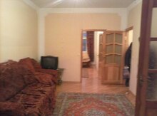 2-otaqlı mənzil kirayə verilir, 4-cü mkr., 55 m²