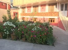 Həyət evi kirayə verilir, Şəki ş.