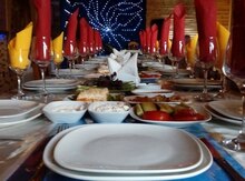 Ofisiant xanım tələb olunur