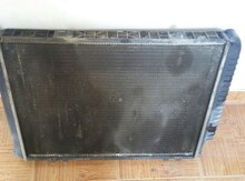 "Mercedes E 240" 2001 radiatoru