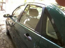 Ford Focus, 2000 il
