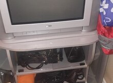 Televizor və altlığı