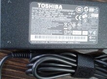 "Toshiba" adaptoru