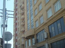 4-otaqlı yeni tikili, Elmlər Akademiyası m., 145.0 m²