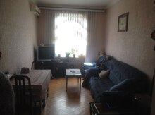 2-otaqlı mənzil, E.Akademiyası m., 63 m²