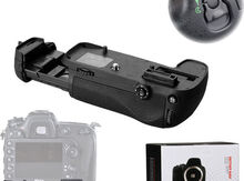 "Nikon D7000".,Battery Grip