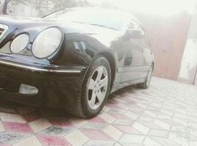 Mercedes E 320, 2001 il